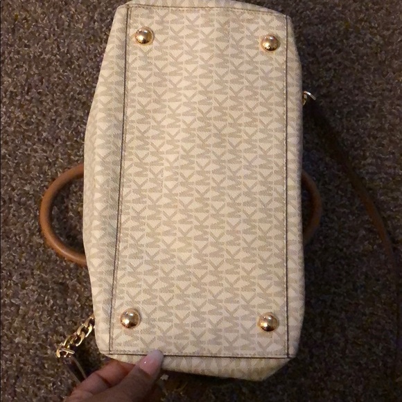 Purse - Picture 2 of 5